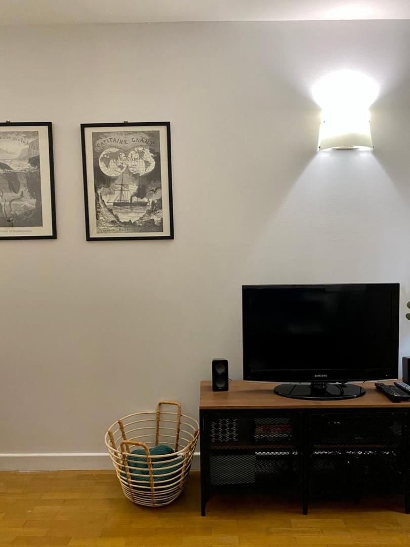 Spacious 1Br | Near City Center & Baby-Friendly! Lägenhet Lyon Exteriör bild
